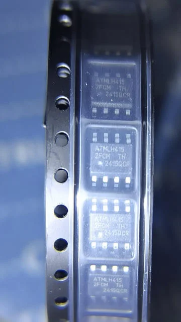 AT24C512C-SSHM-T