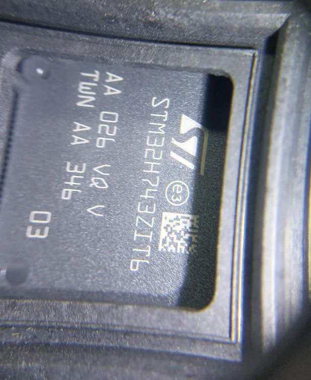 STM32H743ZIT6