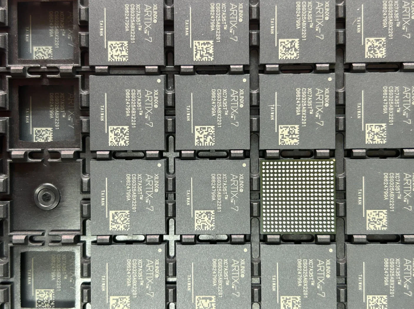 XC7A35T-2CSG325I